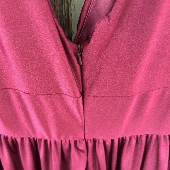 La Femme Empire waist deep v neckline gown size 20. NWT - Picture 11 of 11